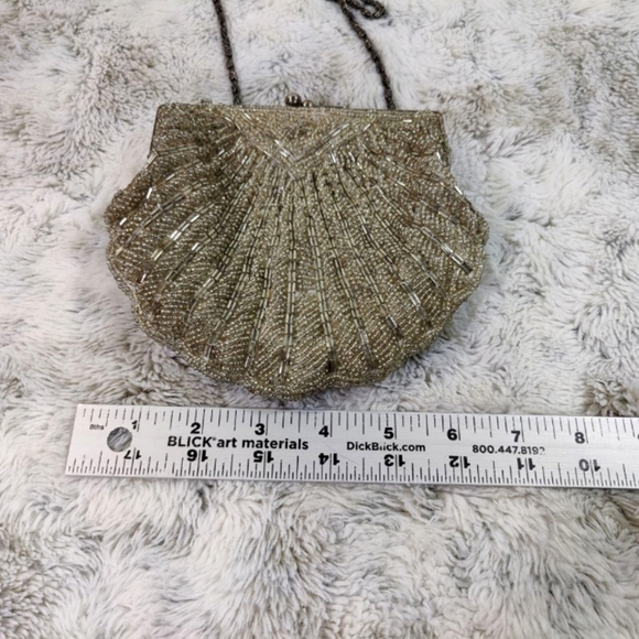 La Regale Clutch Crossbody Purse Metallic Beaded Silve Evening Formal Party CHIC - Picture 9 of 12